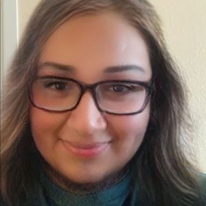 Meet your Posher, Cynthia